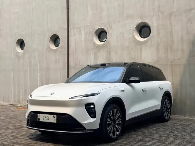 NIO ES8 2024 100kWh