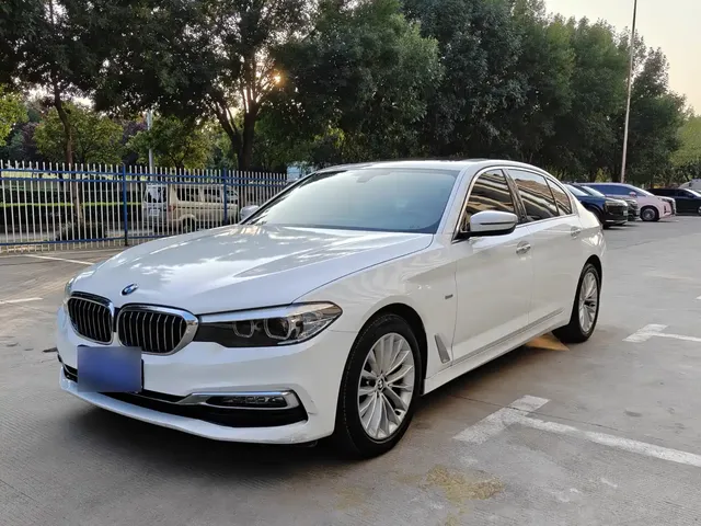 BMW 5 Series 2018 525Li Luxury Package