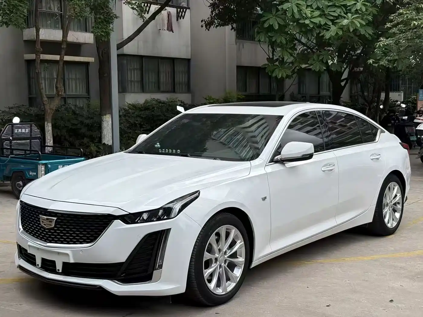Cadillac CT5 2023 28T Luxury Style (Standard Edition)
