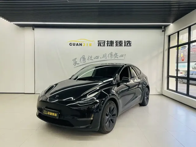 Tesla Model Y 2023 Long Range All-Wheel Drive Edition