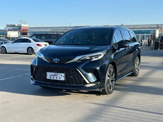 Toyota Granvia 2022 2.5L Hybrid Premium Edition