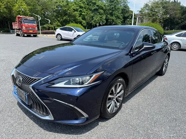 Lexus ES 2020 200 Luxury