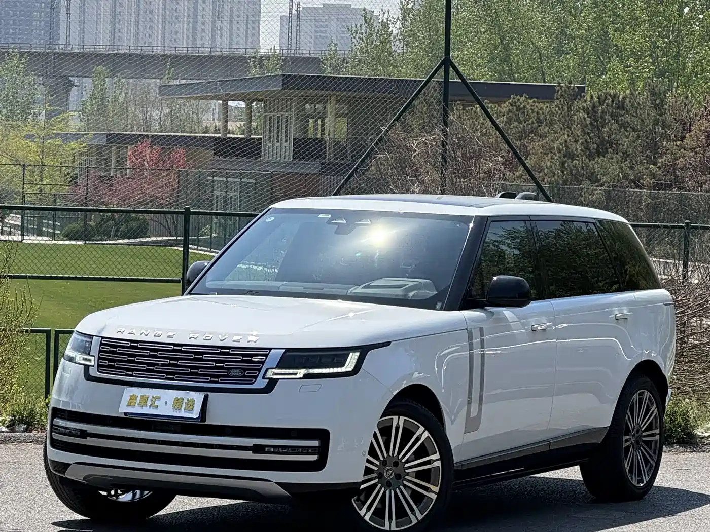 Land Rover Range Rover 2024 3.0 L6 400PS Genesis Extended
