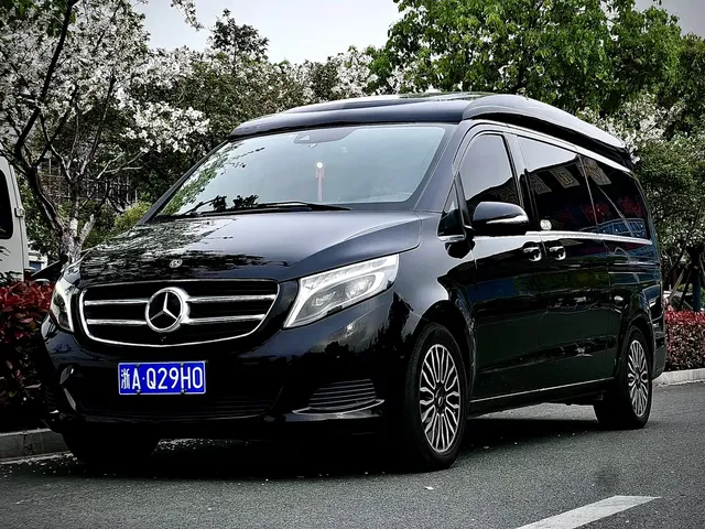 Mercedes-Benz V-Class 2017 Model V 260 L Premium Extended Edition