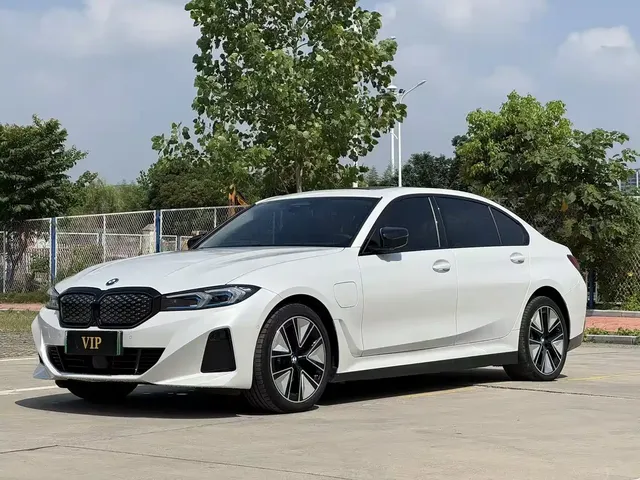 BMW i3 2025 eDrive 40 L Shadow Night Package