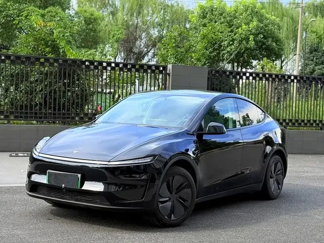 Tesla Model Y 2025 Model Rear-Wheel Drive Launch Edition