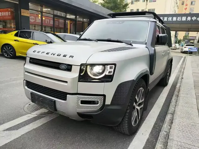 Land Rover Defender 2020 110 P400 Launch Matte Silver Special Package Edition