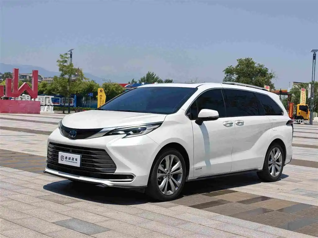Toyota Sienna 2023 2.5L Hybrid Premium Edition