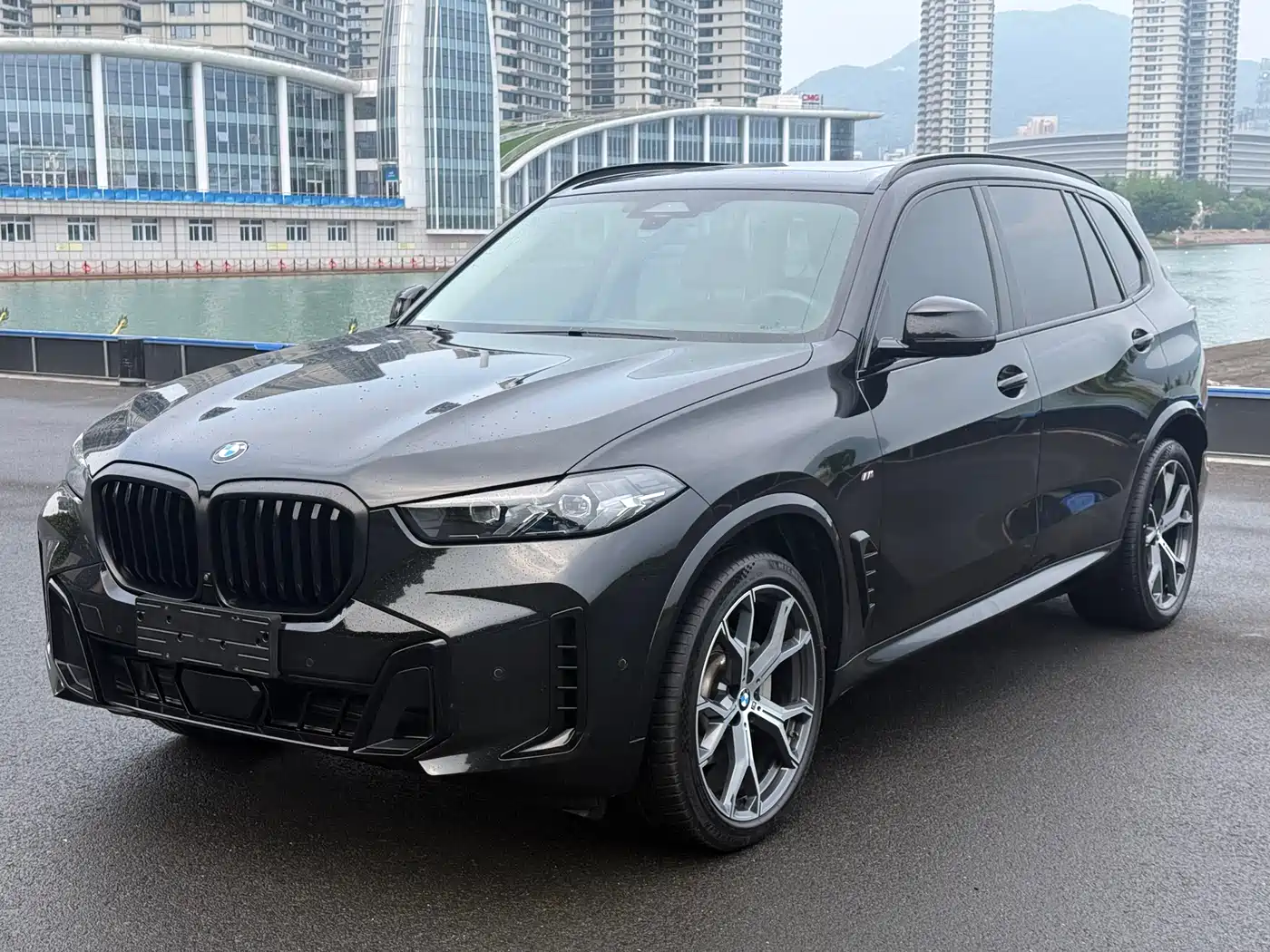 BMW X5 2023 xDrive 30Li Premium M Sport Package