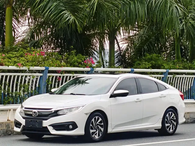 Honda Civic 2016 220TURBO CVT Luxury Edition
