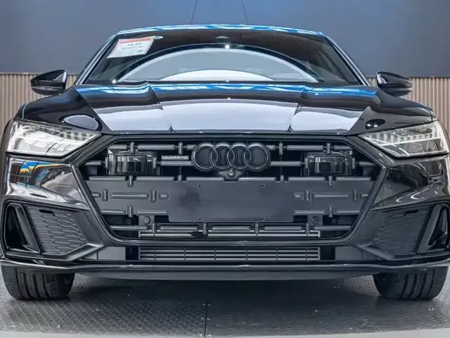 Audi A7L 2024 45 TFSI quattro S-line Black Warrior Edition