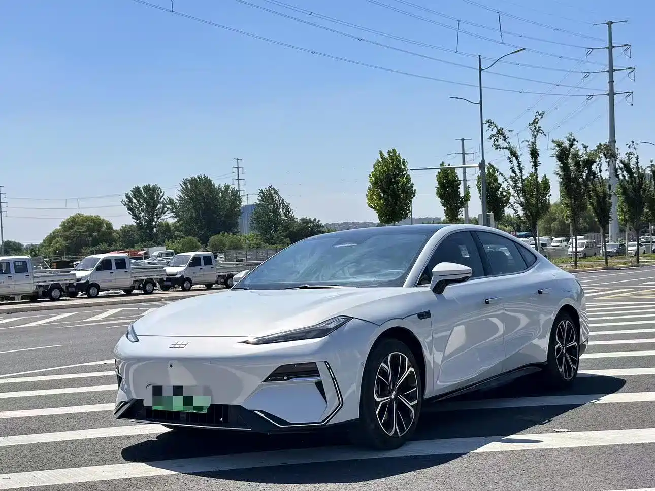 Geely Galaxy E8 2025 700km Long Voyage Smart Drive Edition