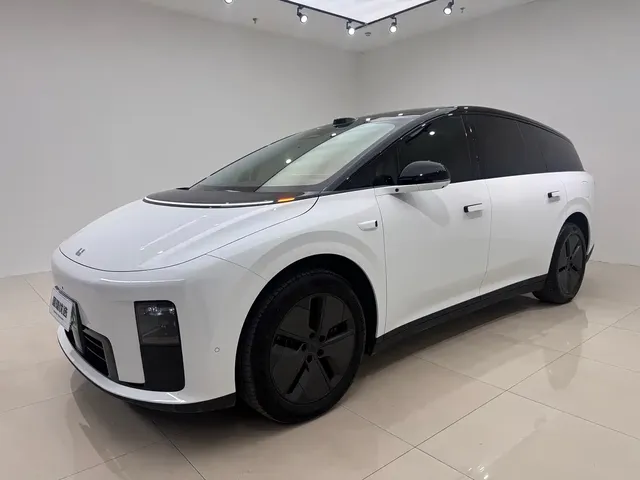 Li Auto Li i8 2025 Standard Edition