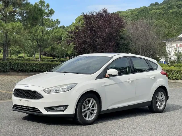Ford Focus 2018 Hatchback Classic 1.6L Automatic Trend Smart Edition