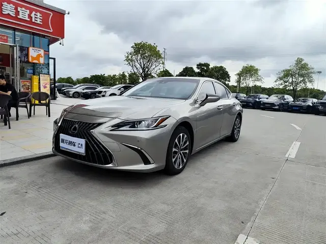 Lexus ES 2022 200 Excellence Edition