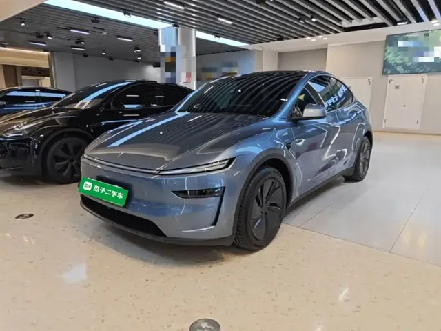 Tesla Model Y 2025 Facelift Long Range All-Wheel Drive