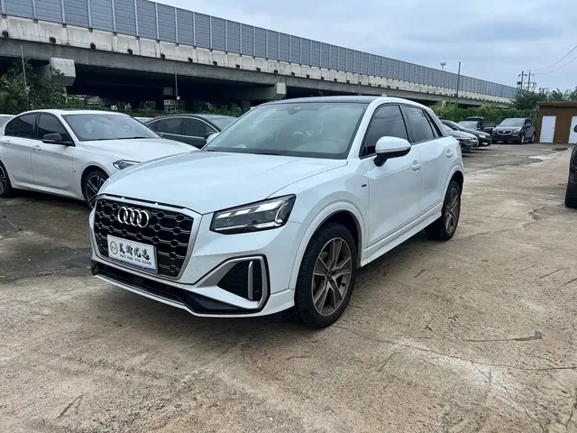 Audi Q2L 2022 35 TFSI Fashion Dynamic