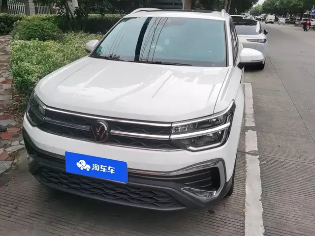 Volkswagen Tharu 2023 300TSI 2WD Bright Moon Edition