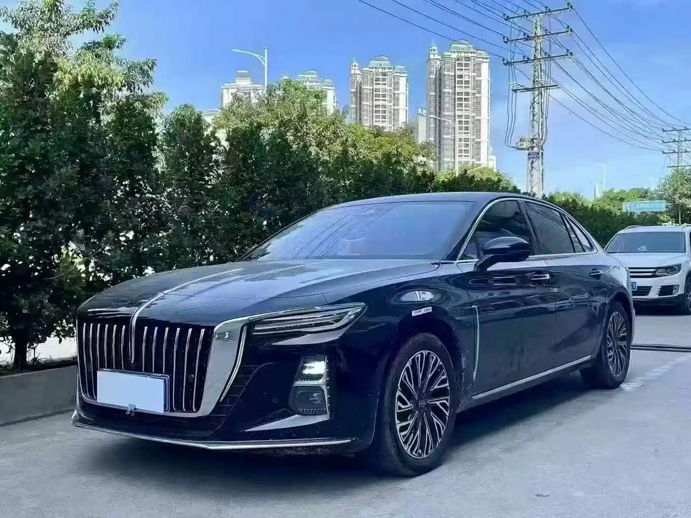 Hongqi H5 2025 1.5T DCT Flag Rhythm 500,000 Units Memorial Edition