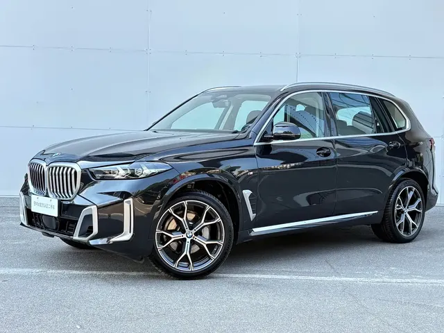 BMW X5 2023 xDrive 30Li Premium M Sport Package