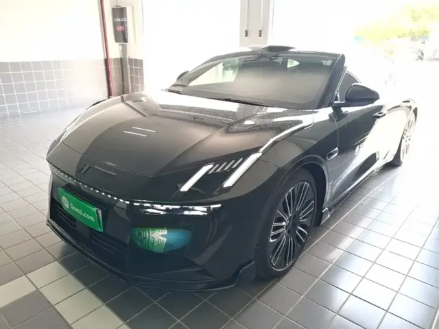 Lynk & Co 10 EM-P 2025 240 AWD Ultra Sport Edition