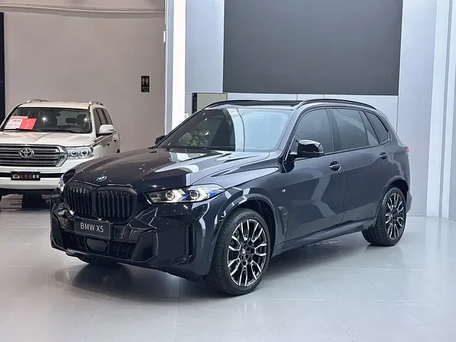 BMW X5 2025 Model xDrive 40Li M Sport Blackout Package
