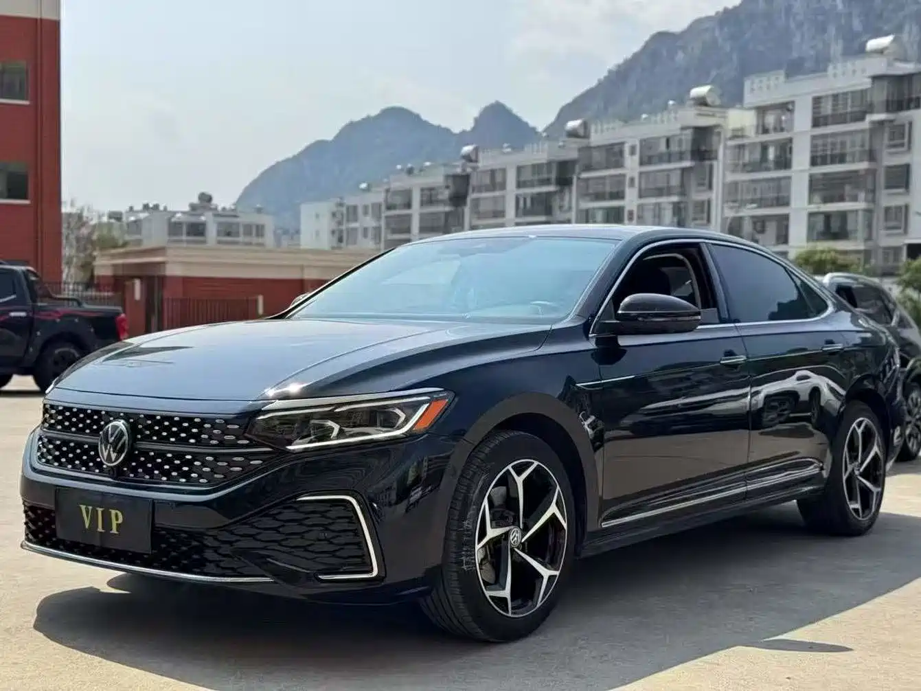 Volkswagen Passat 2023 Facelift 330TSI Luxury Edition