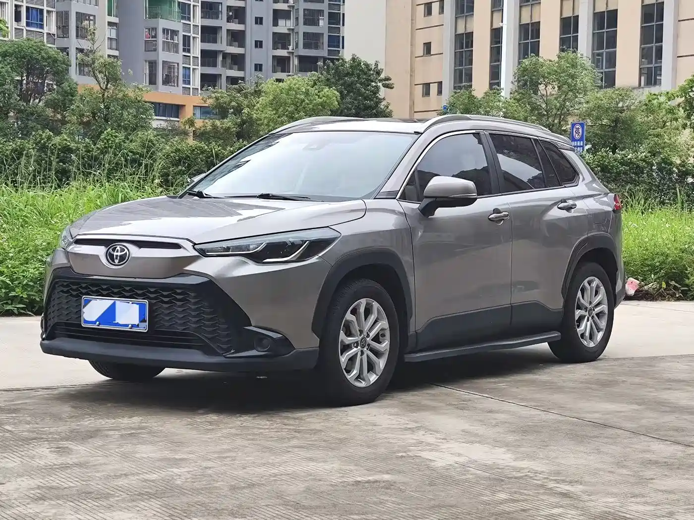 Toyota Frontlander 2023 2.0L CVT Leading Edition
