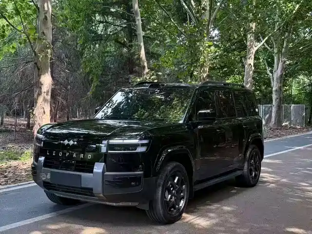 Fang Cheng Bao Titanium 7 2025 AWD Base Model