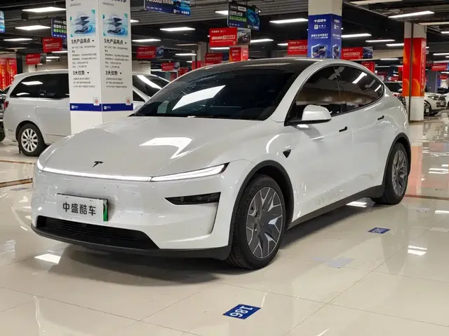Tesla Model Y L 2025 Facelift Long Range AWD
