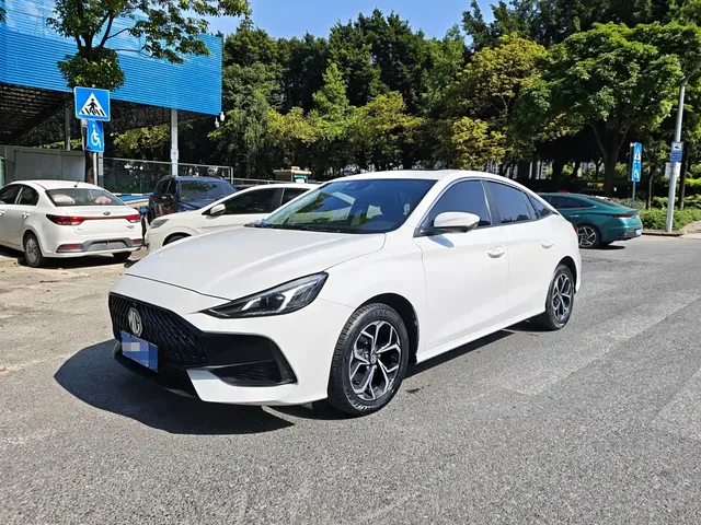 MG 5 2022 180DVVT CVT Youth Luxury Edition