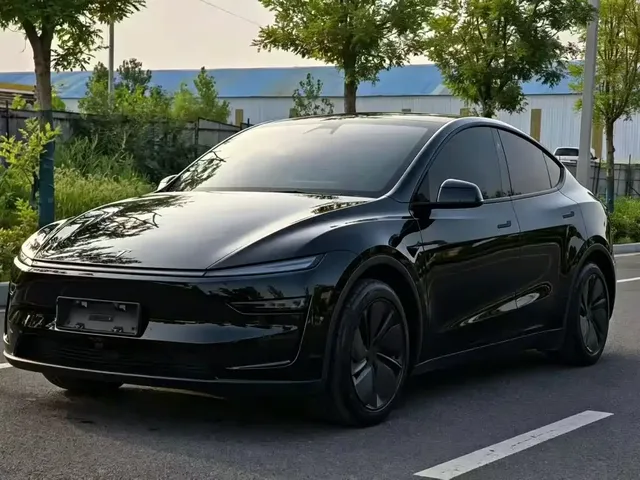 Tesla Model Y 2026 Rear-Wheel Drive