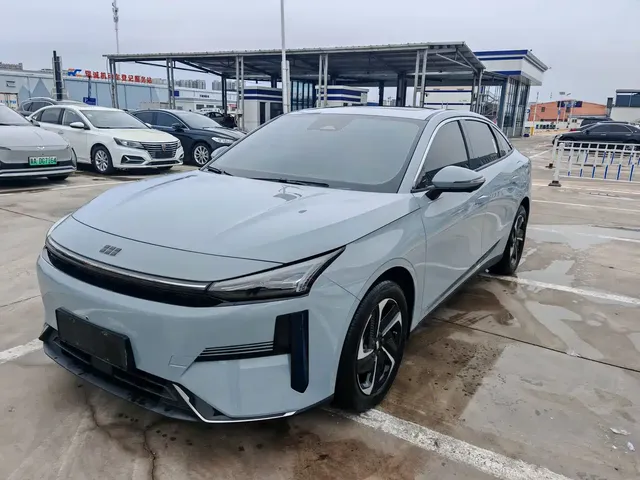 Geely Galaxy L6 2024 125km PLUS Soaring Dragon Edition
