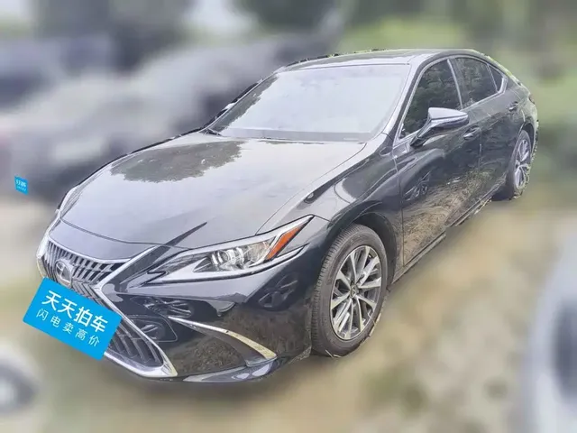 Lexus ES 2022 300h Excellence Edition