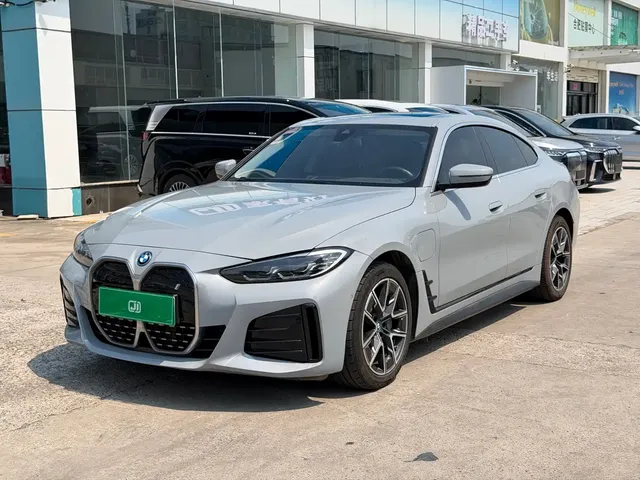 BMW i4 2023 eDrive40