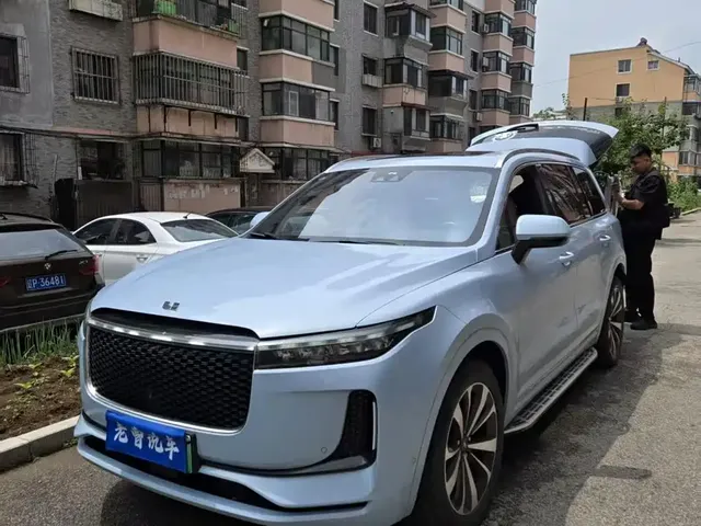 Li Auto Li ONE 2020 Extended Range 6-seater