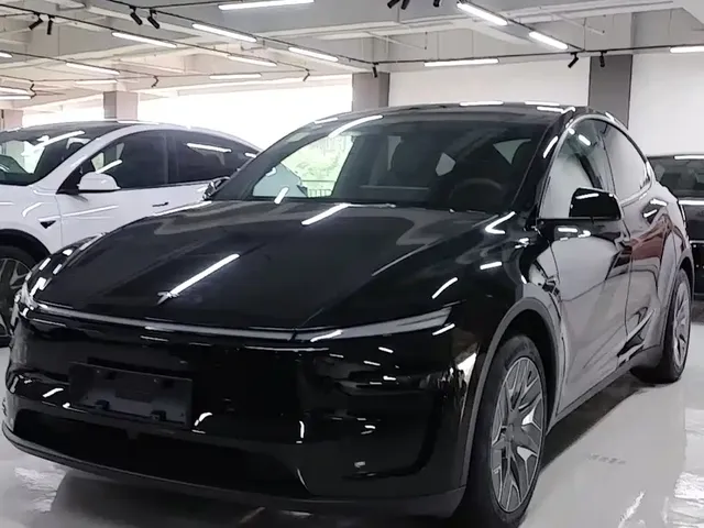 Tesla Model Y L 2025 Facelift Long Range AWD