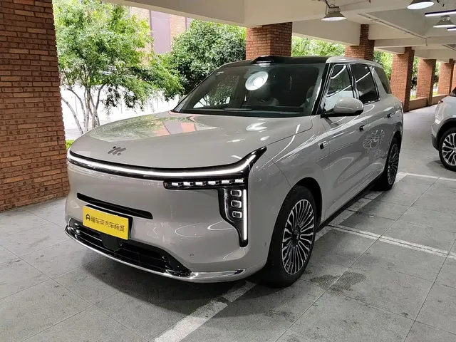 IM Motors IM LS8 2026 Model Base Version 5-seater Long Range Edition