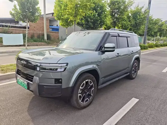 Fang Cheng Bao Titanium 7 2025 2WD Base Model