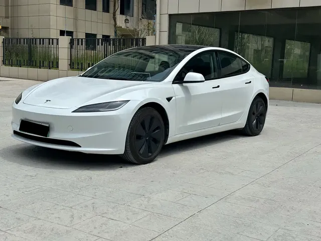 Tesla Model 3 2025 Long Range All-Wheel Drive
