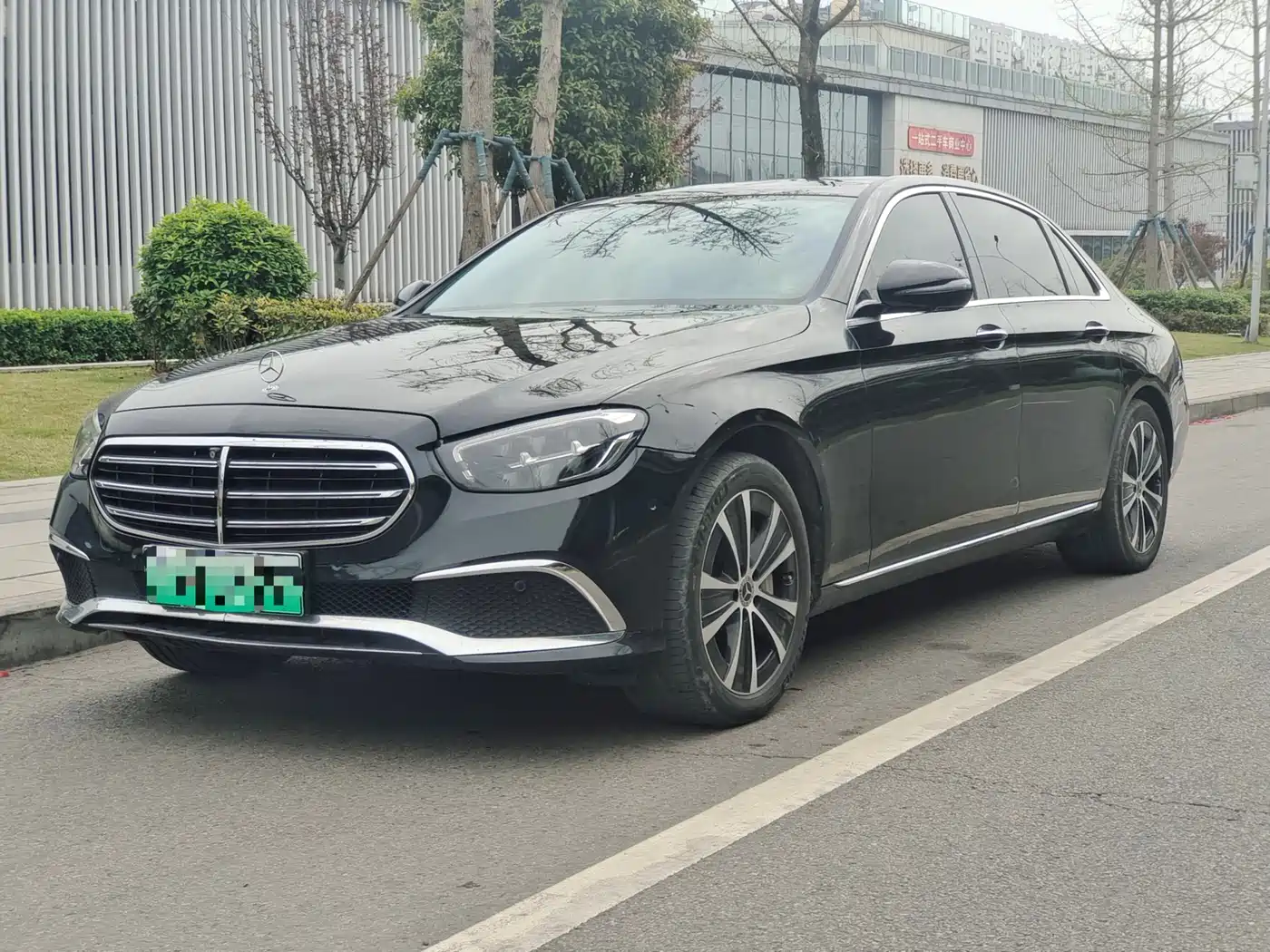 Mercedes-Benz E-Class New Energy 2022 E 350 e L Plug-in Hybrid Sedan