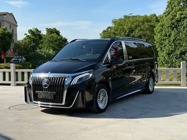 Mercedes-Benz Vito 2023 2.0T Business 7-Seater