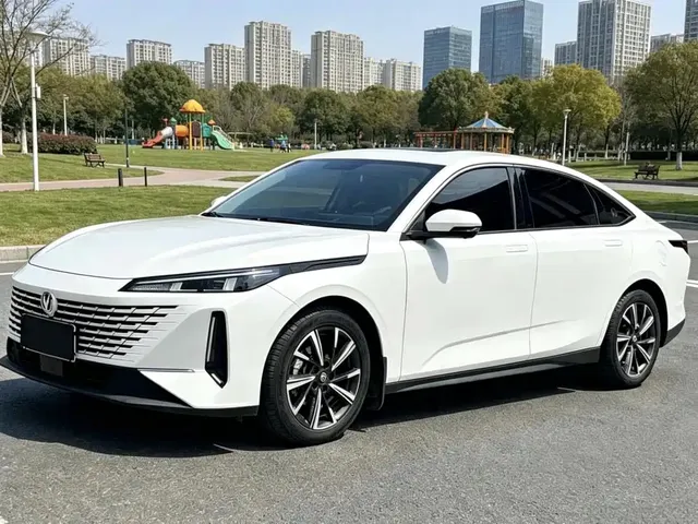 Changan Yida 2023 Blue Whale NE 1.5T GDI DCT Premium