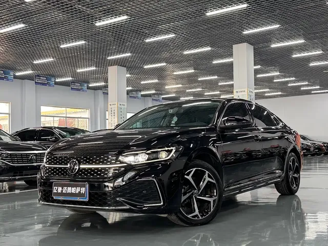 Volkswagen Passat 2024 380TSI Starlight Dragon Glory Edition