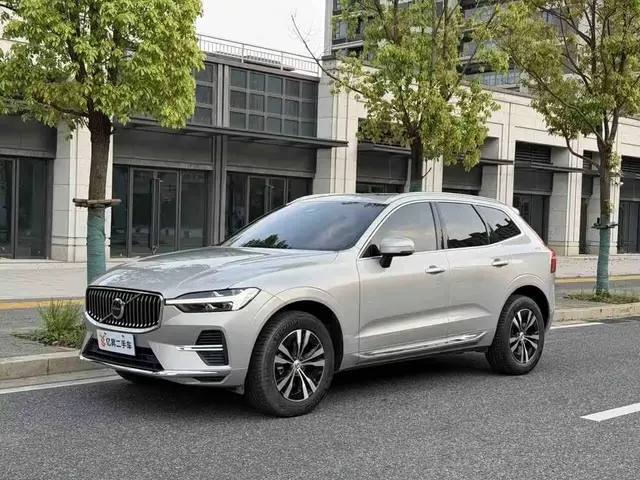 Volvo XC60 2024 B5 AWD Zhiyi Luxury Edition