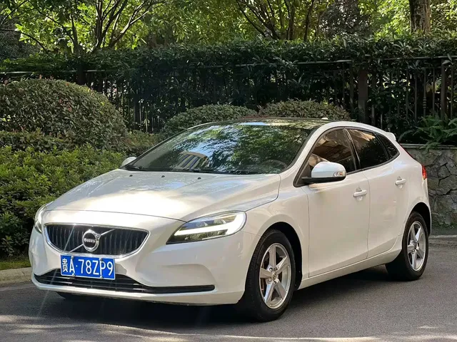 Volvo V40 2017 T3 Momentum