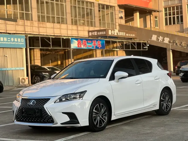 Lexus CT 2017 CT200h Elite Edition Monochrome China V