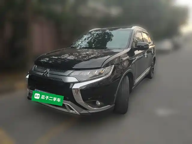 Mitsubishi Outlander 2019 2.4L 4WD Deluxe Edition 5-Seater China VI