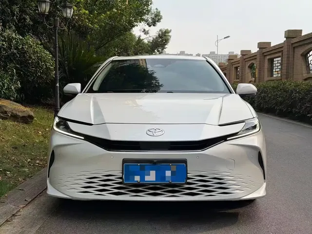 Toyota Camry 2023 2.0G Luxury Edition