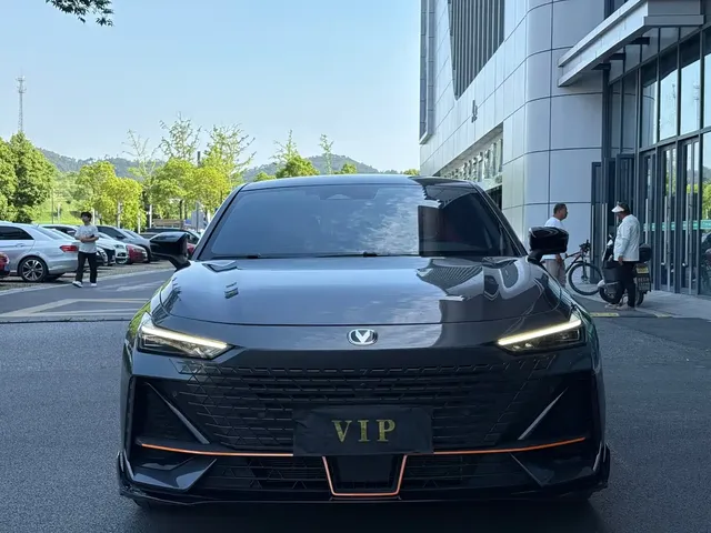 Changan UNI-V 2023 1.5T Sport Edition